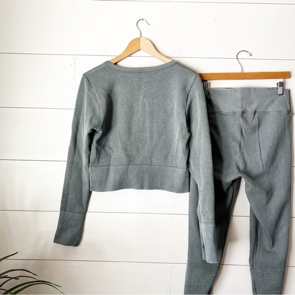 Aerie Main Squeeze Seamless Waffle Knit Matching Set Sage Green - Picture 6 of 11